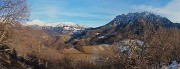25 Vista panoramica sulla conca di Oltre il Colle e i suoi monti